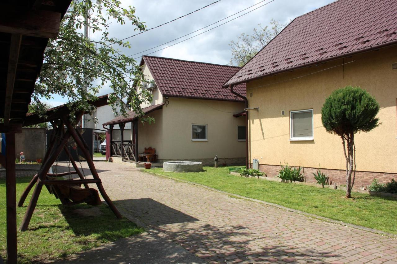 Апартаменты Ріточка Береговое Экстерьер фото